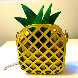 Pineapple purse w/ gold chain strap